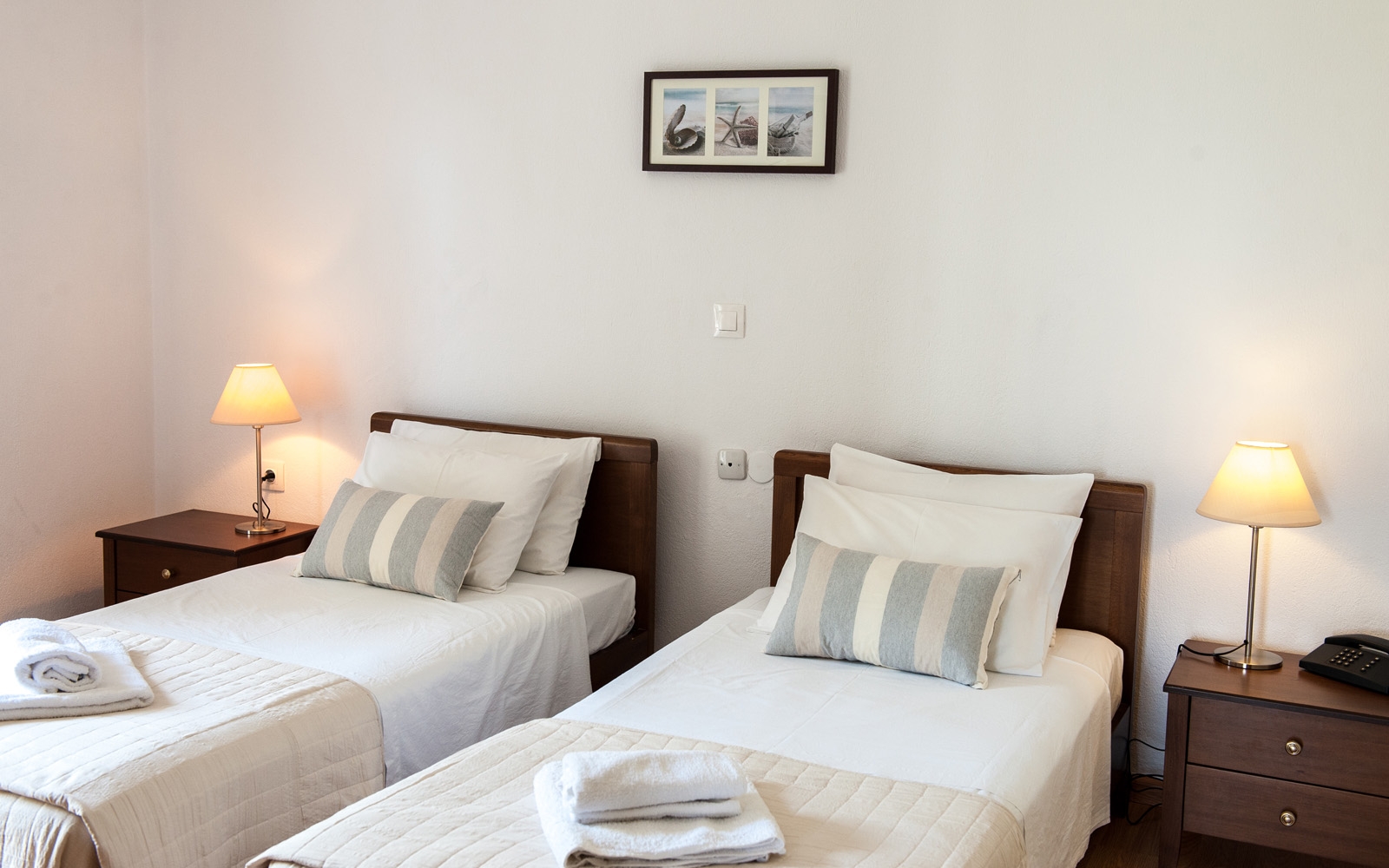 Twin with two single beds - Sea View